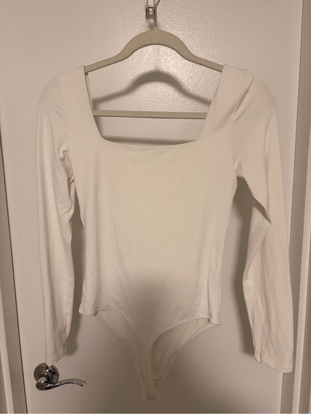 Aritzia Babaton Cream Square Neck Long Sleeve Stretch Bodysuit - Picture 2 of 3
